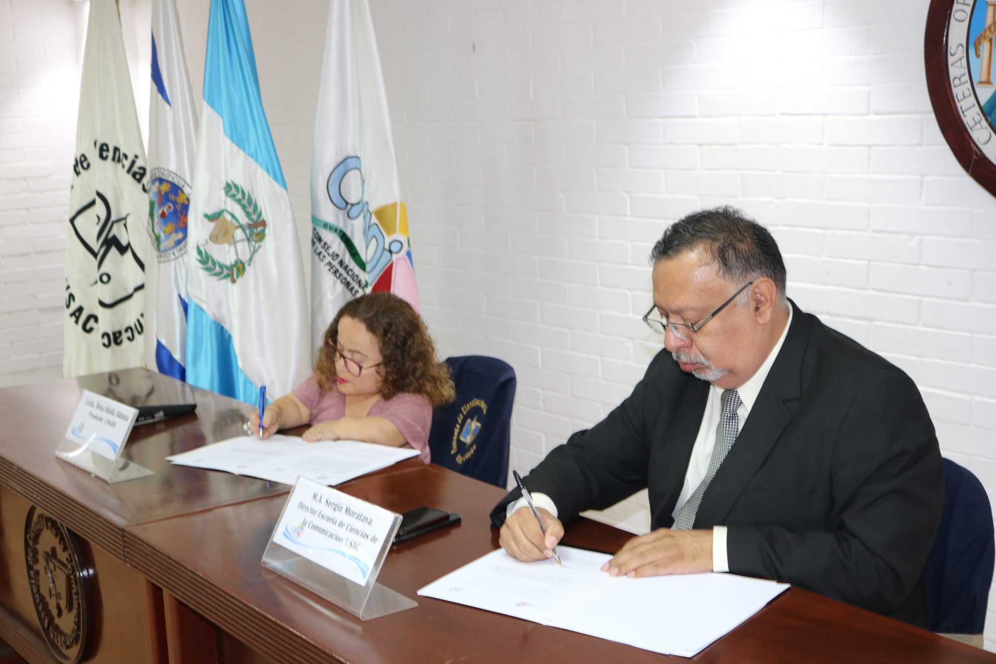 Autoridades de Conadi y de la ECC