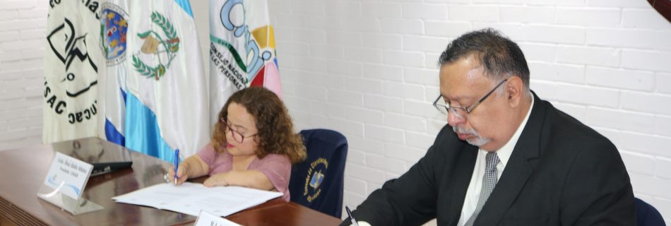 Autoridades de Conadi y de la ECC