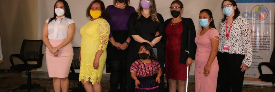 Mujeres con y sin discapacidad participantes del foro